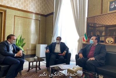 وزیر اقتصاد بر رفع موانع مالیاتی جامعه پزشکی تصریح کرد