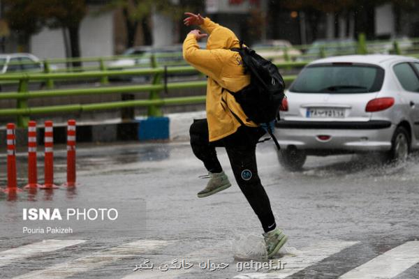 اخطار هواشناسی نسبت به تشدید بارش ها در 18 استان كشور از امروز